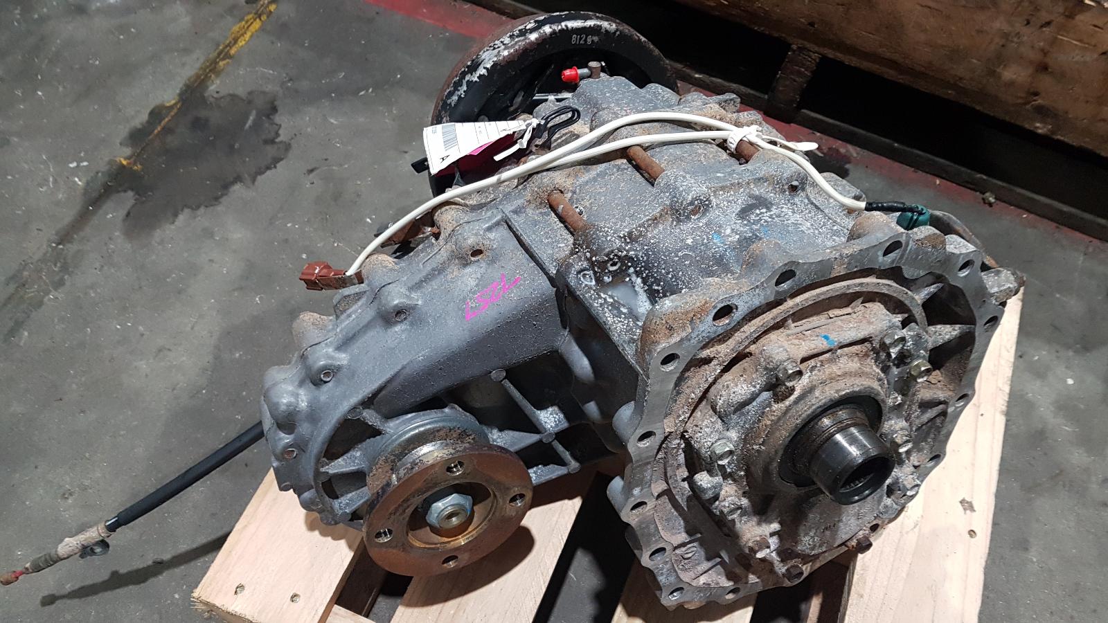 View Auto part Transfer Case Nissan Patrol 1999