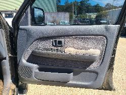 View Toyota Hilux 2003
