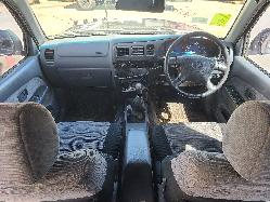 View Toyota Hilux 2003