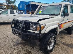 View Toyota Landcruiser 2011