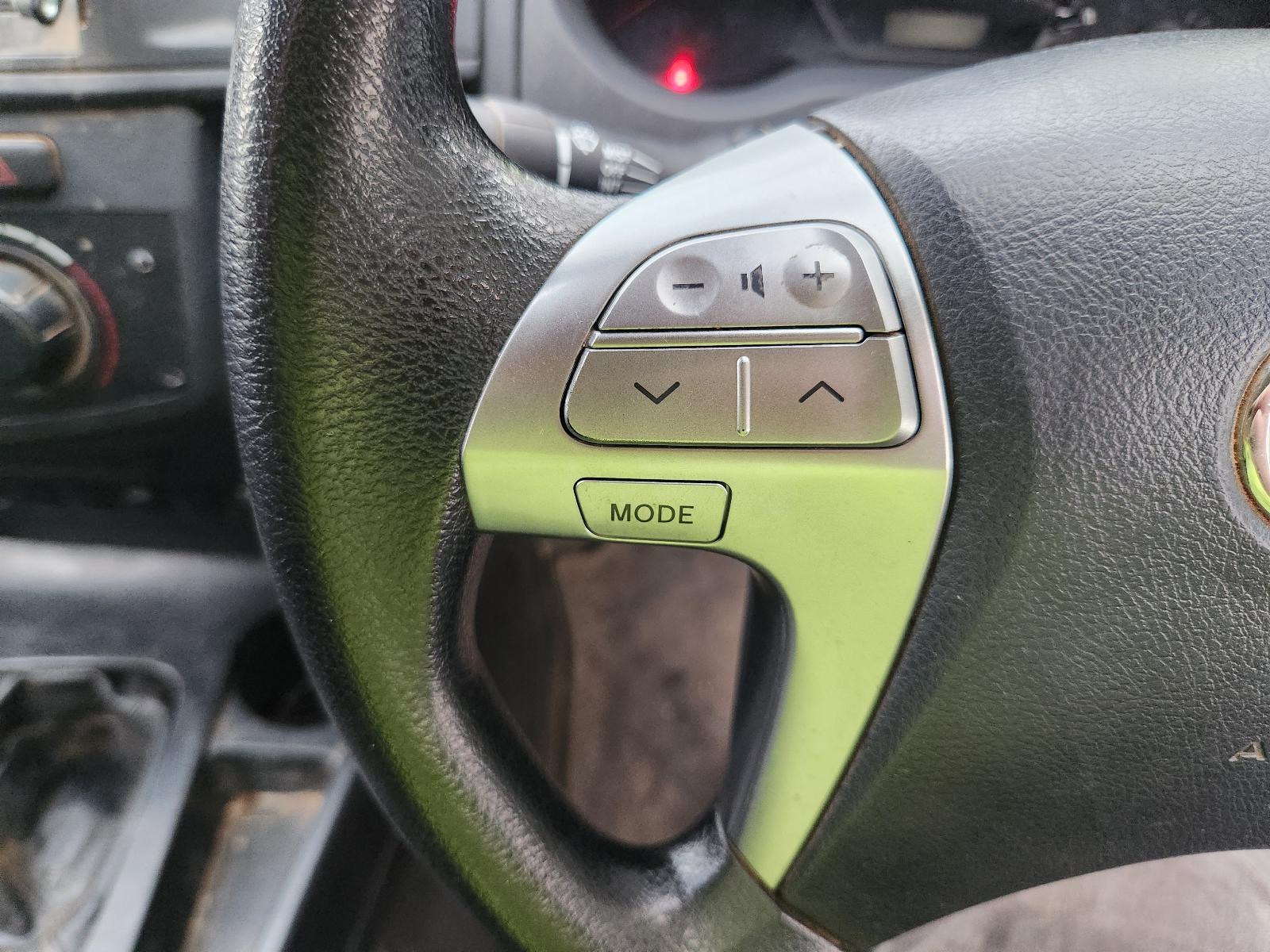 View Toyota Hilux 2014  