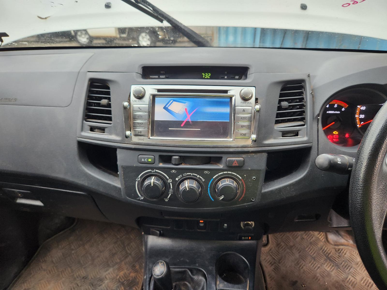 View Toyota Hilux 2014  