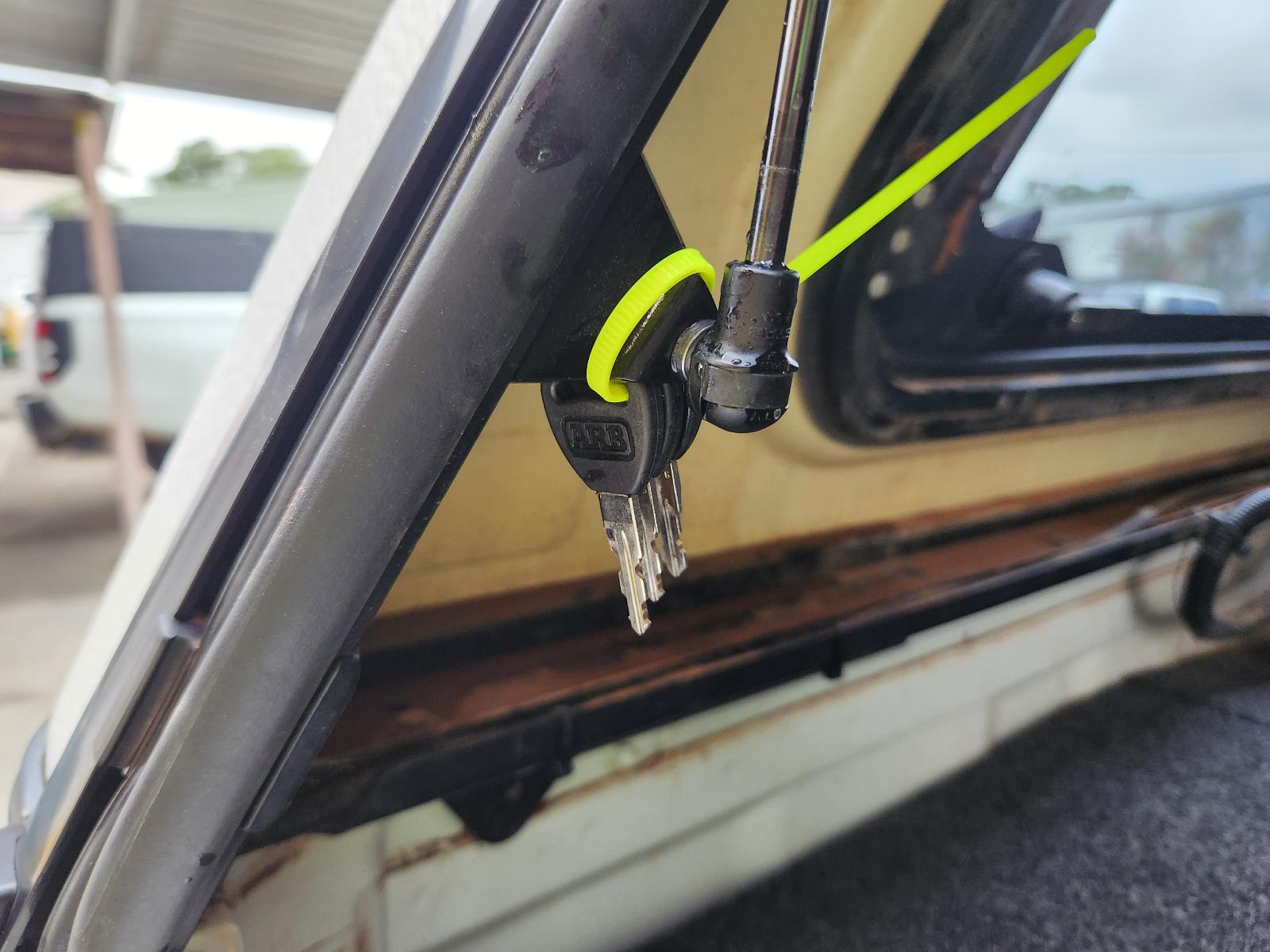 View Toyota Hilux 2014  