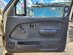 View Toyota Hilux 2001 2 Door Pickup