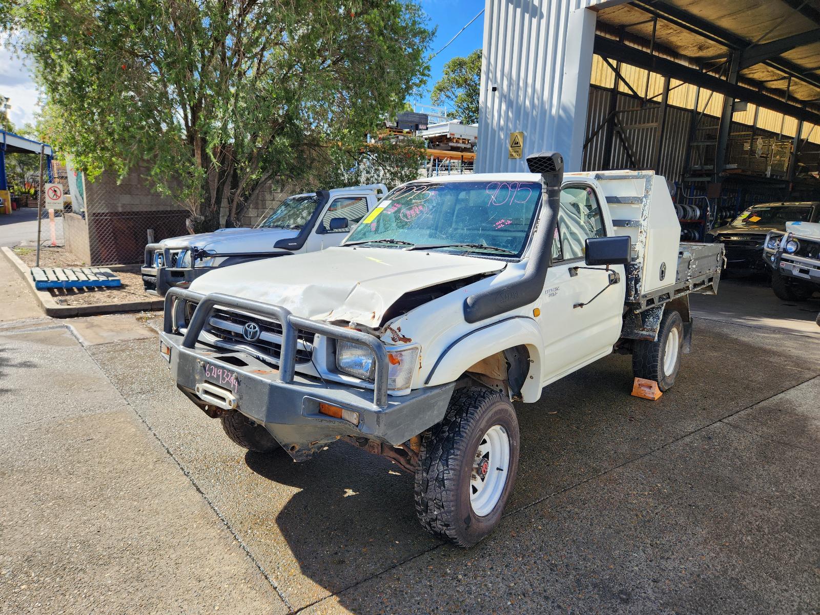 Image for a Toyota Hilux 2001 2 Door Pickup