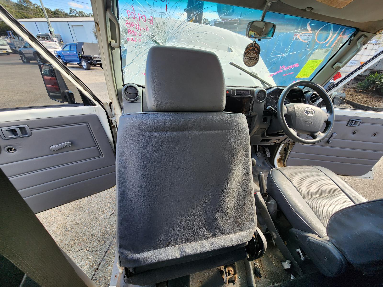 Toyota Landcruiser 2009 4 Door Station Wagon View Toyota Landcruiser 2009 4 Door Station Wagon