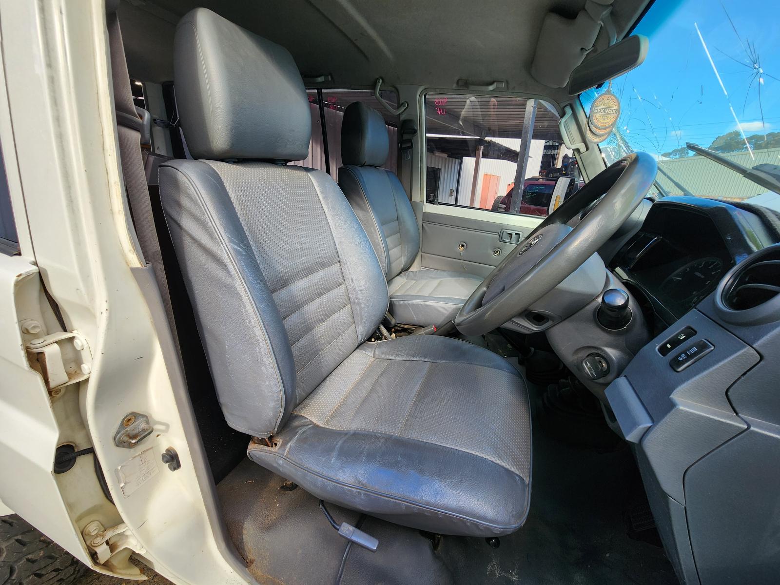 Toyota Landcruiser 2009 4 Door Station Wagon View Toyota Landcruiser 2009 4 Door Station Wagon