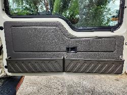 View Land Rover Discovery 1999 4 Door Station Wagon