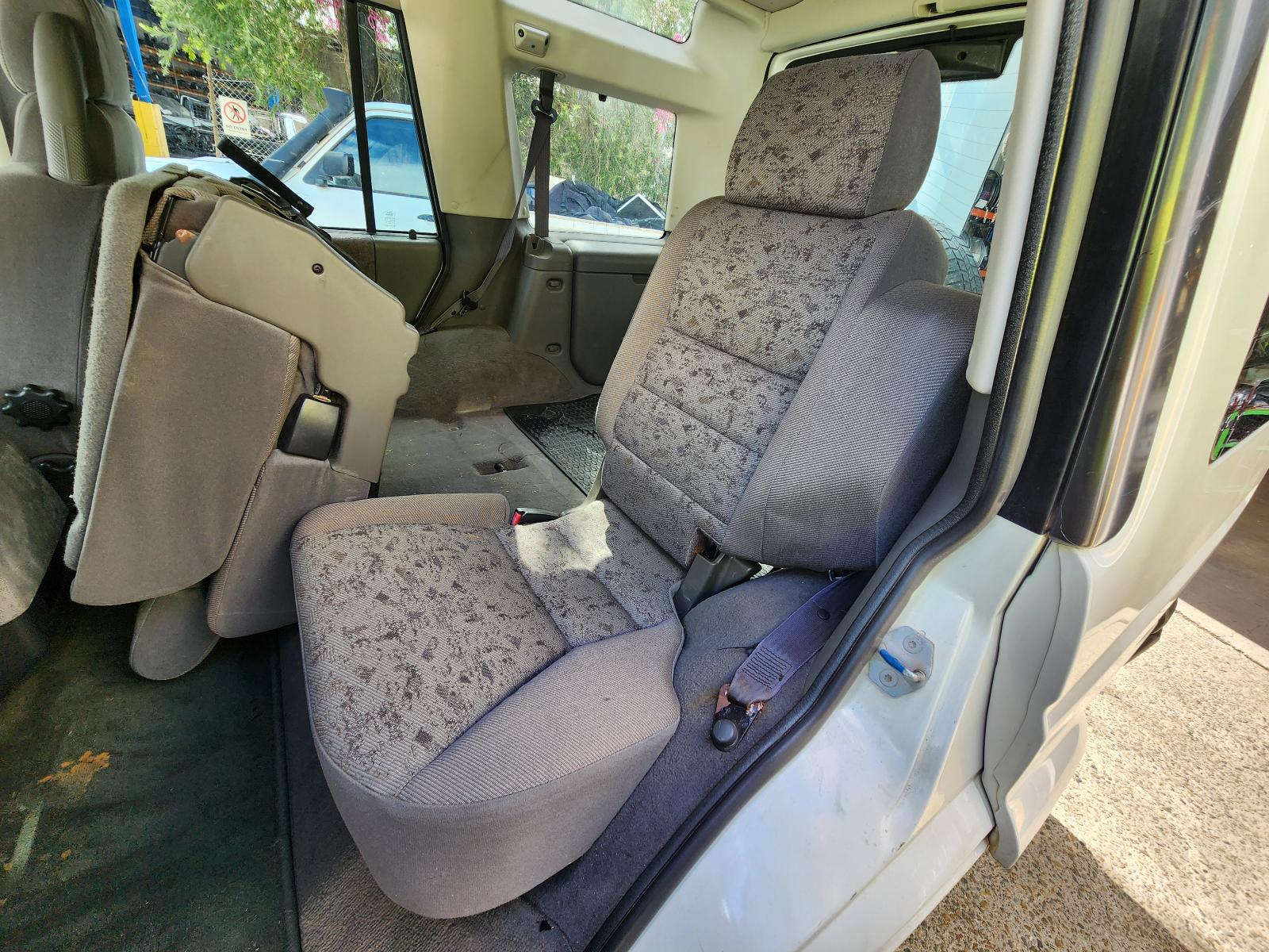 Land Rover Discovery 1999 4 Door Station Wagon View Land Rover Discovery 1999 4 Door Station Wagon