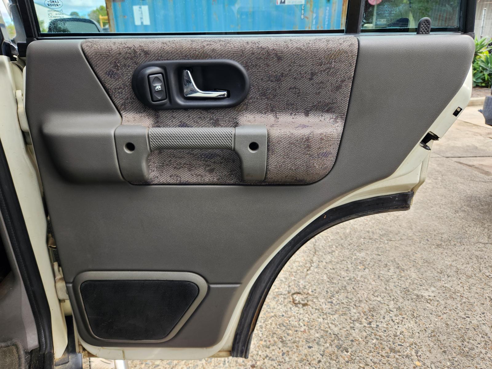 Land Rover Discovery 1999 4 Door Station Wagon View Land Rover Discovery 1999 4 Door Station Wagon