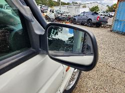 View Land Rover Discovery 1999 4 Door Station Wagon