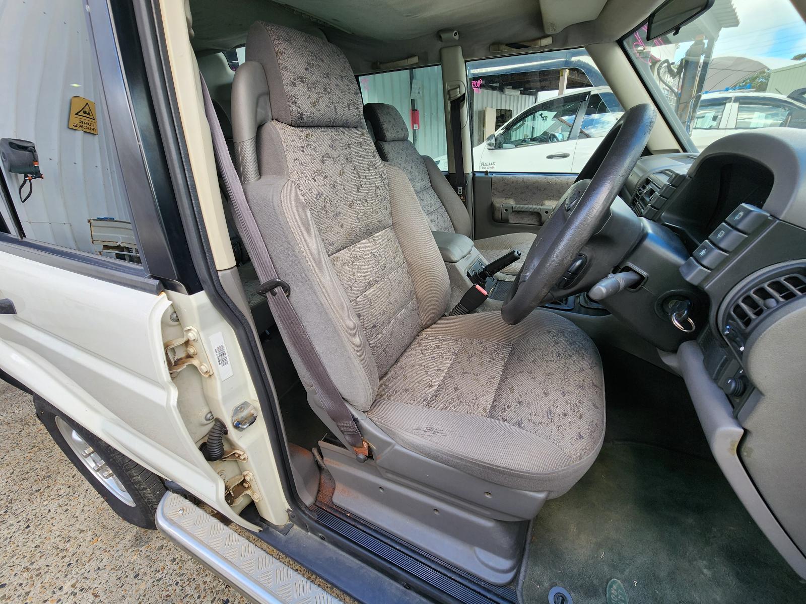 Land Rover Discovery 1999 4 Door Station Wagon View Land Rover Discovery 1999 4 Door Station Wagon