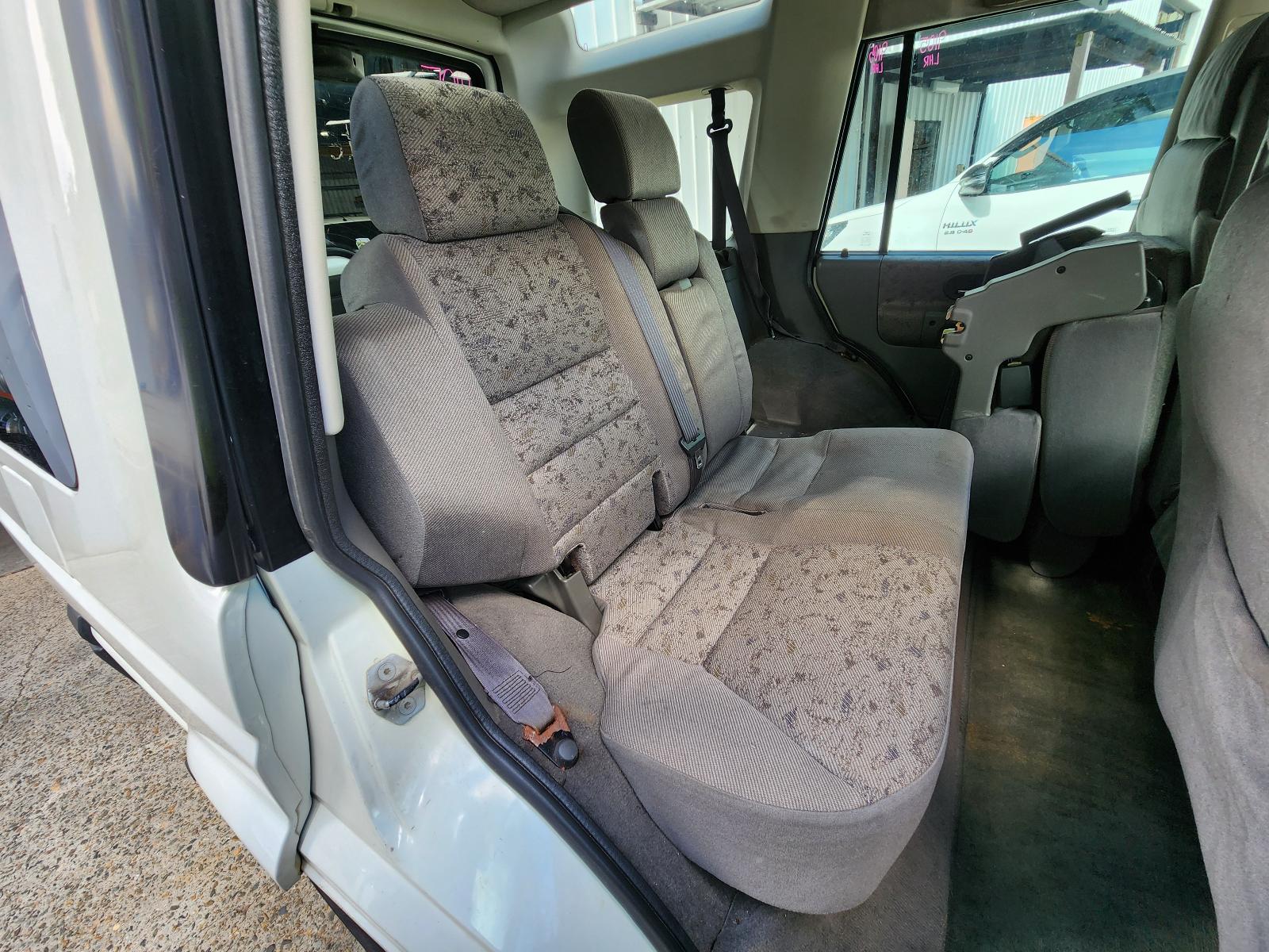 Land Rover Discovery 1999 4 Door Station Wagon View Land Rover Discovery 1999 4 Door Station Wagon