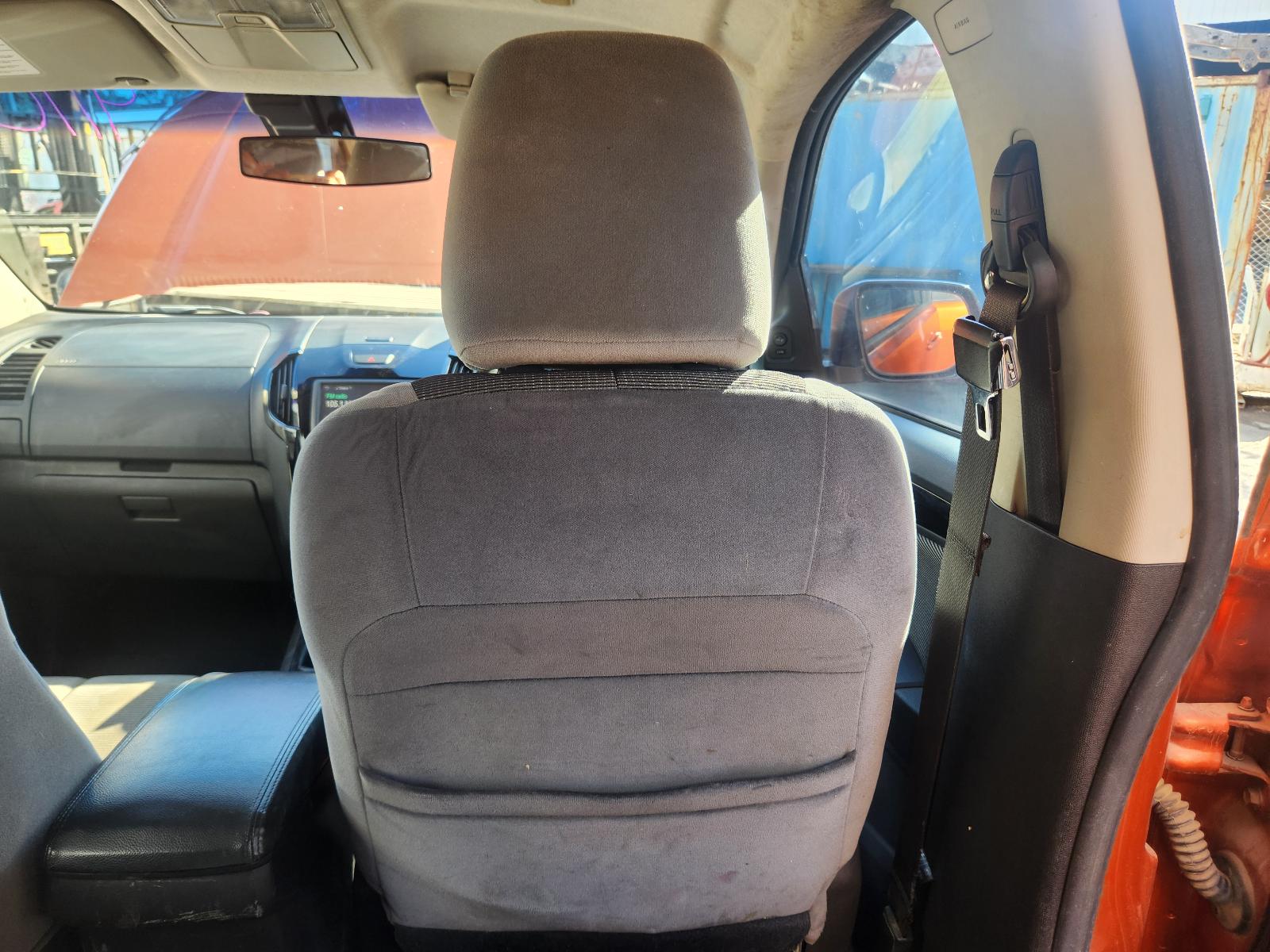 View Holden Colorado 2015  