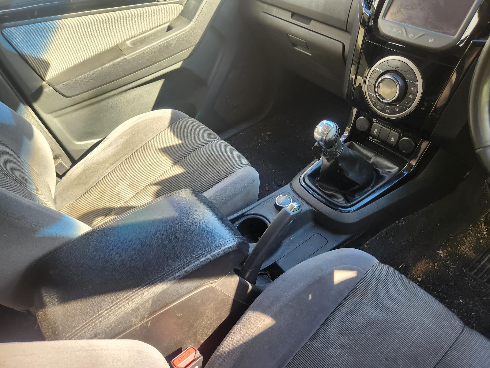 View Holden Colorado 2015  