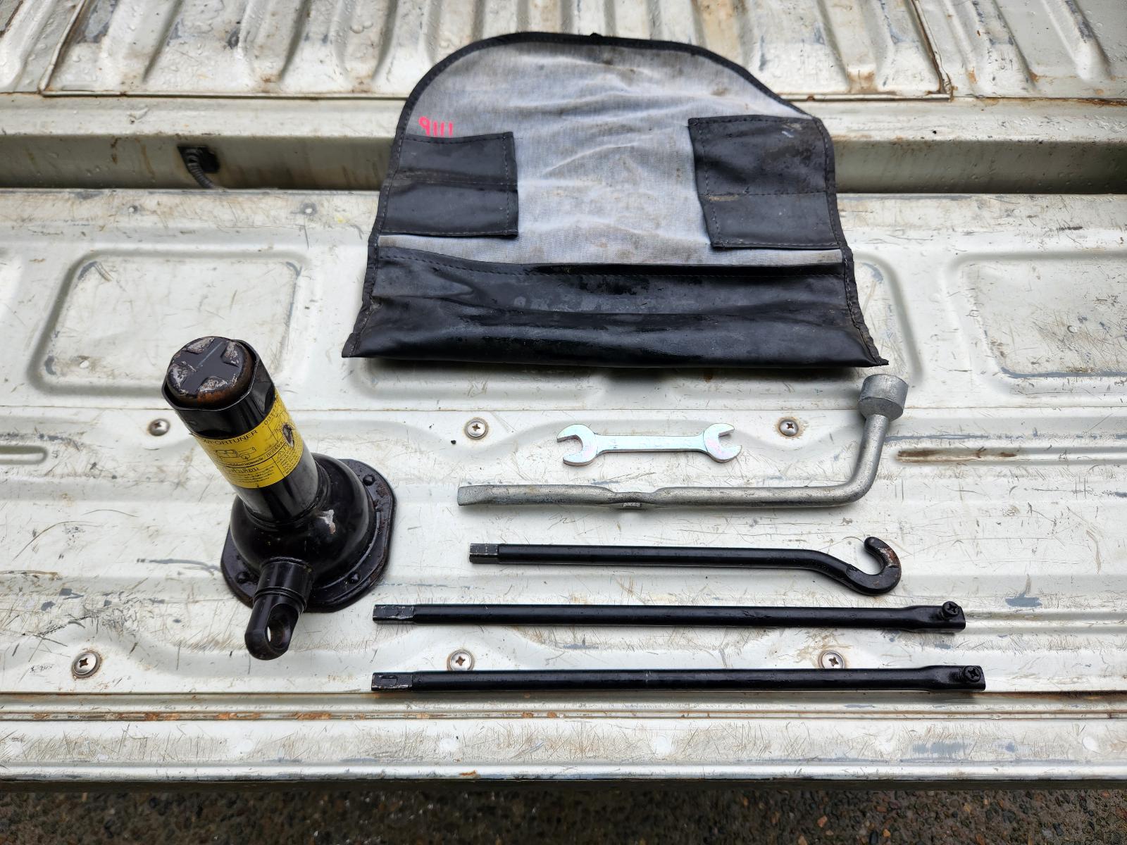 Toyota Hilux 2010 4 Door Utility View Toyota Hilux 2010 4 Door Utility