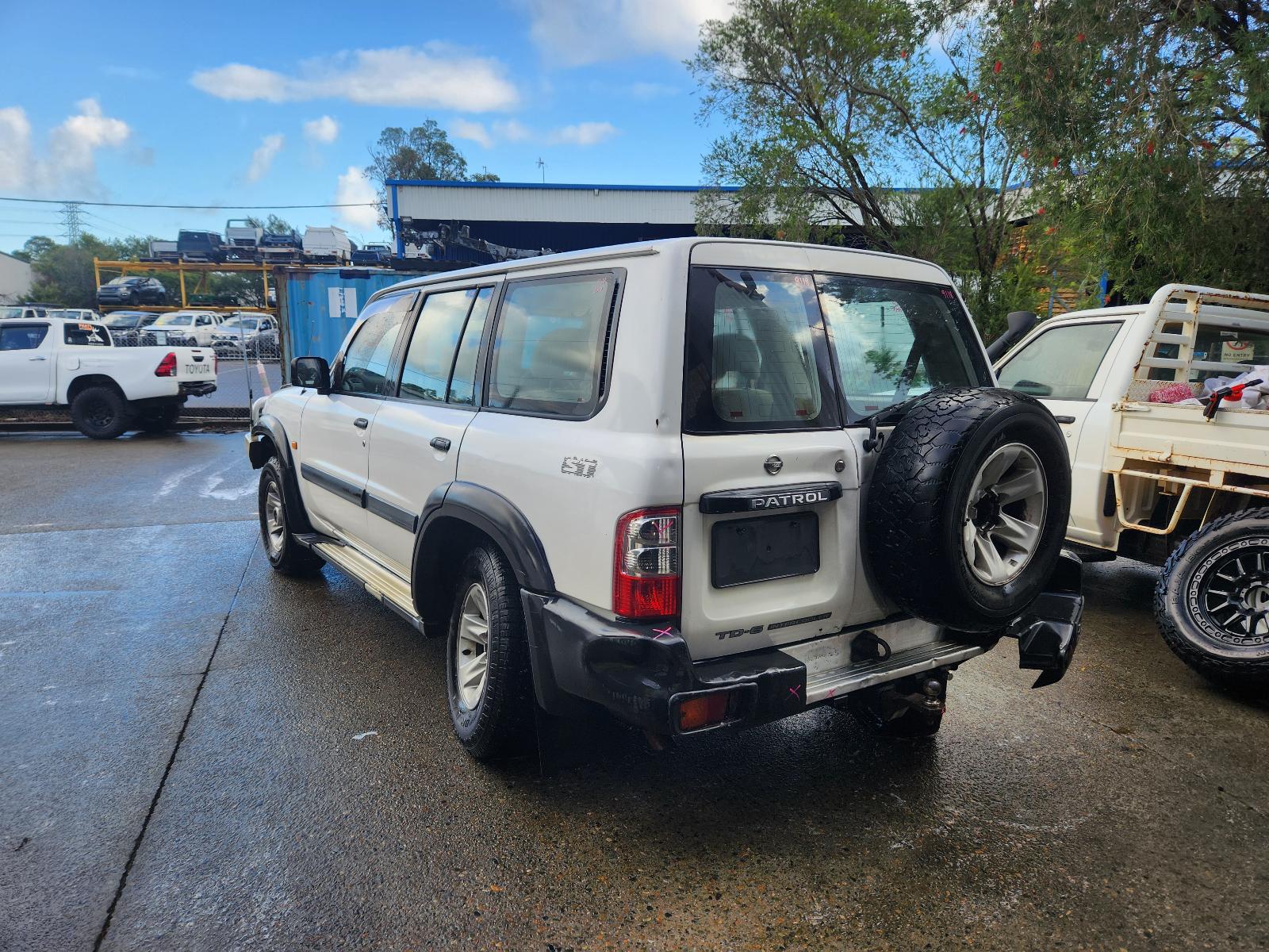 View Nissan Patrol 2002 4 Door Station Wagon