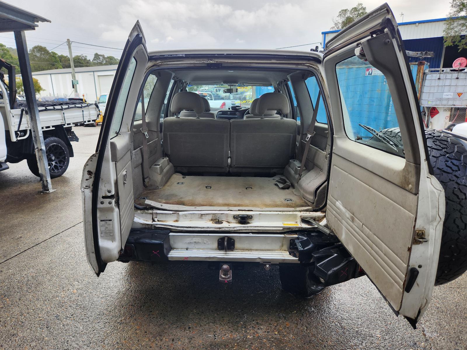 View Nissan Patrol 2002 4 Door Station Wagon