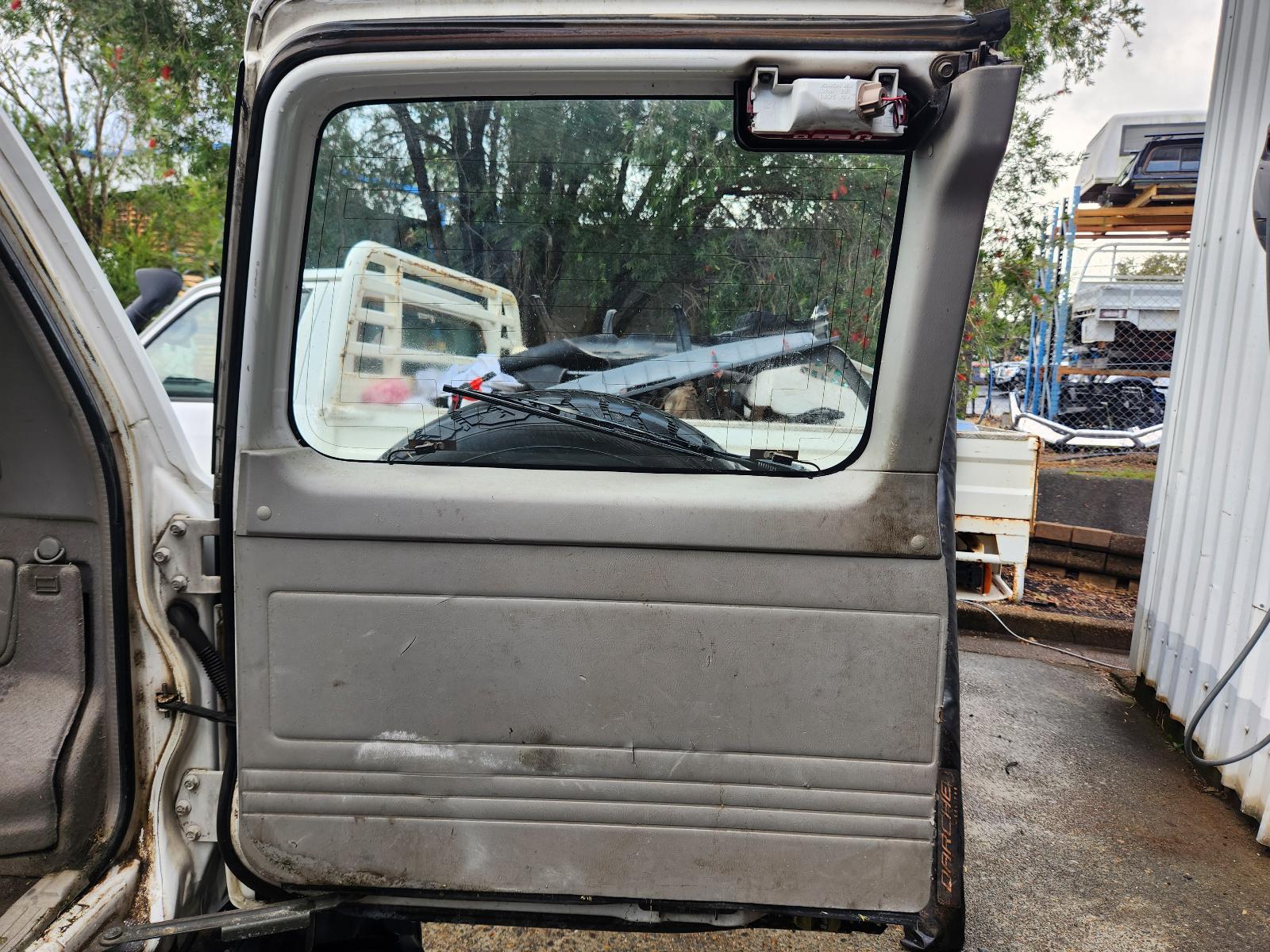 View Nissan Patrol 2002 4 Door Station Wagon