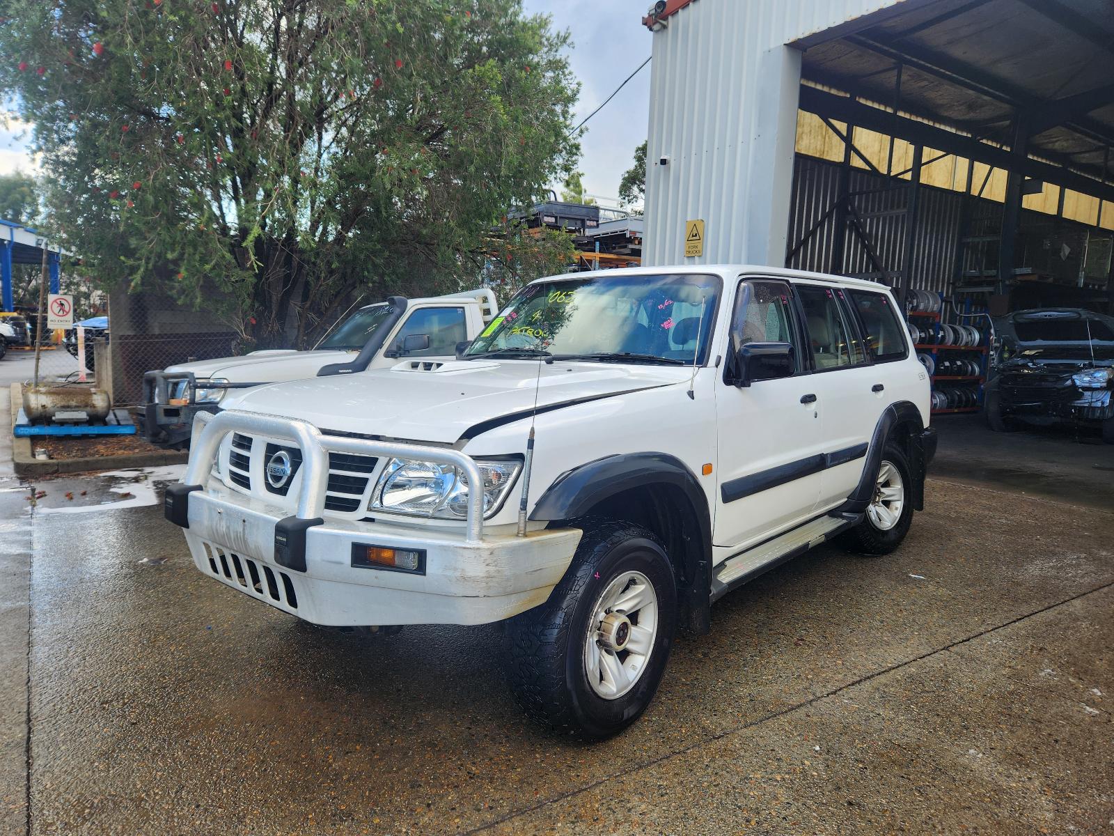 View Nissan Patrol 2002 4 Door Station Wagon