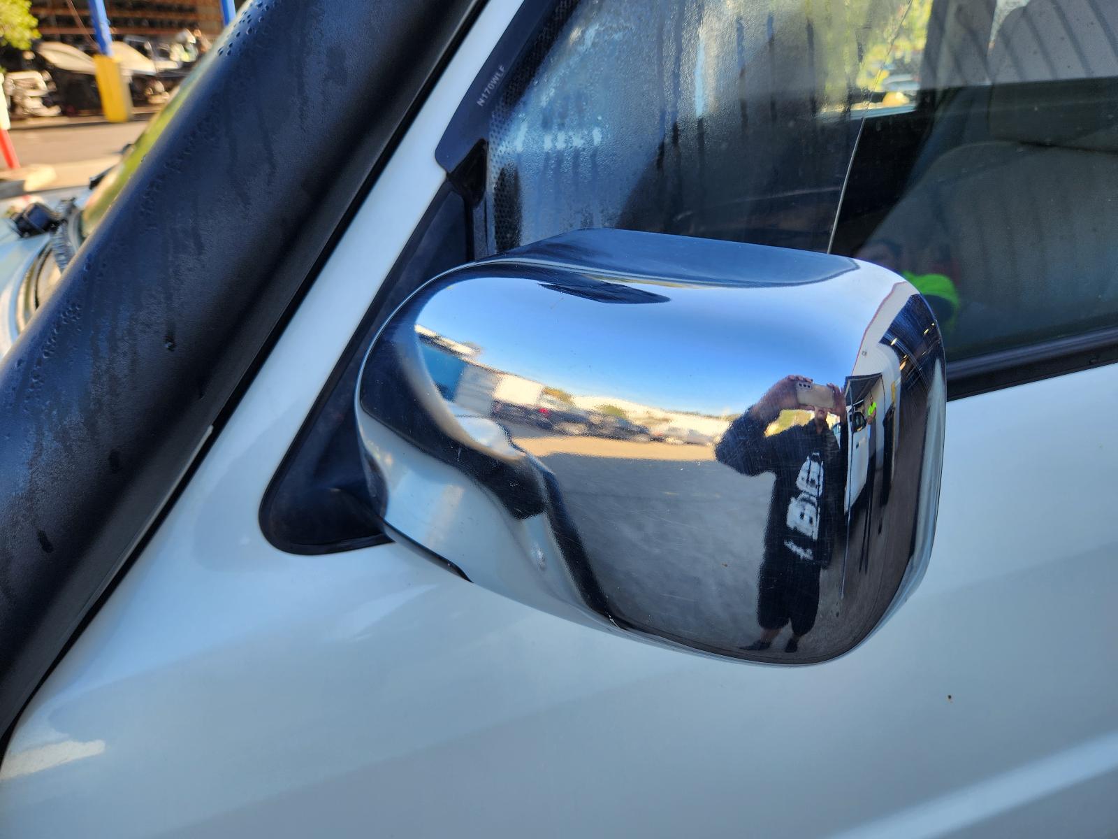 View Nissan Patrol 2015 4 Door Station Wagon