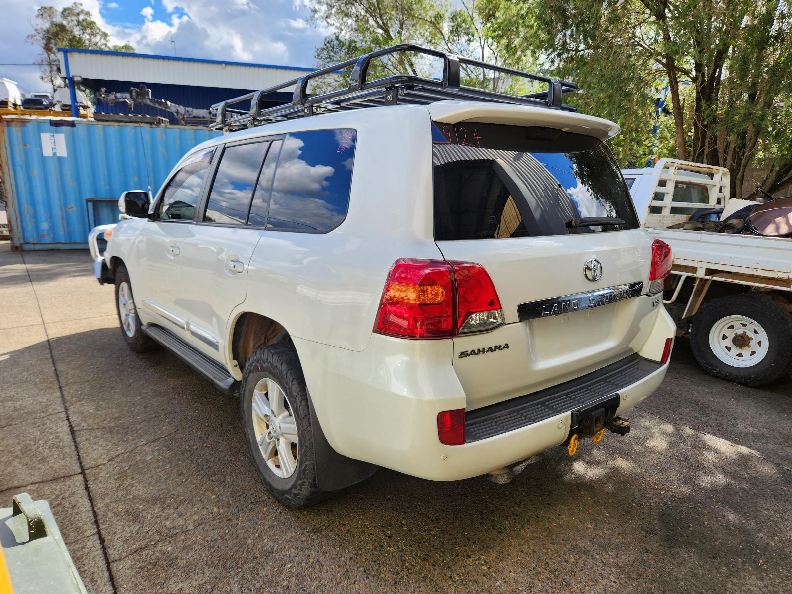 View Toyota Landcruiser 2014 4 Door Station Wagon