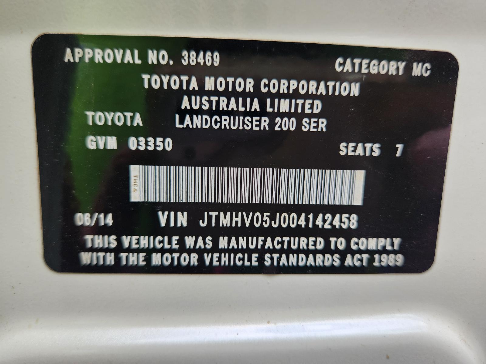 View Toyota Landcruiser 2014 4 Door Station Wagon