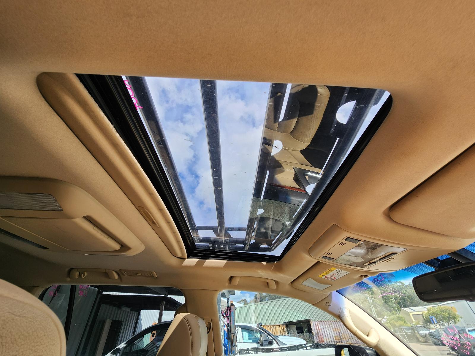 View Toyota Landcruiser 2014 4 Door Station Wagon