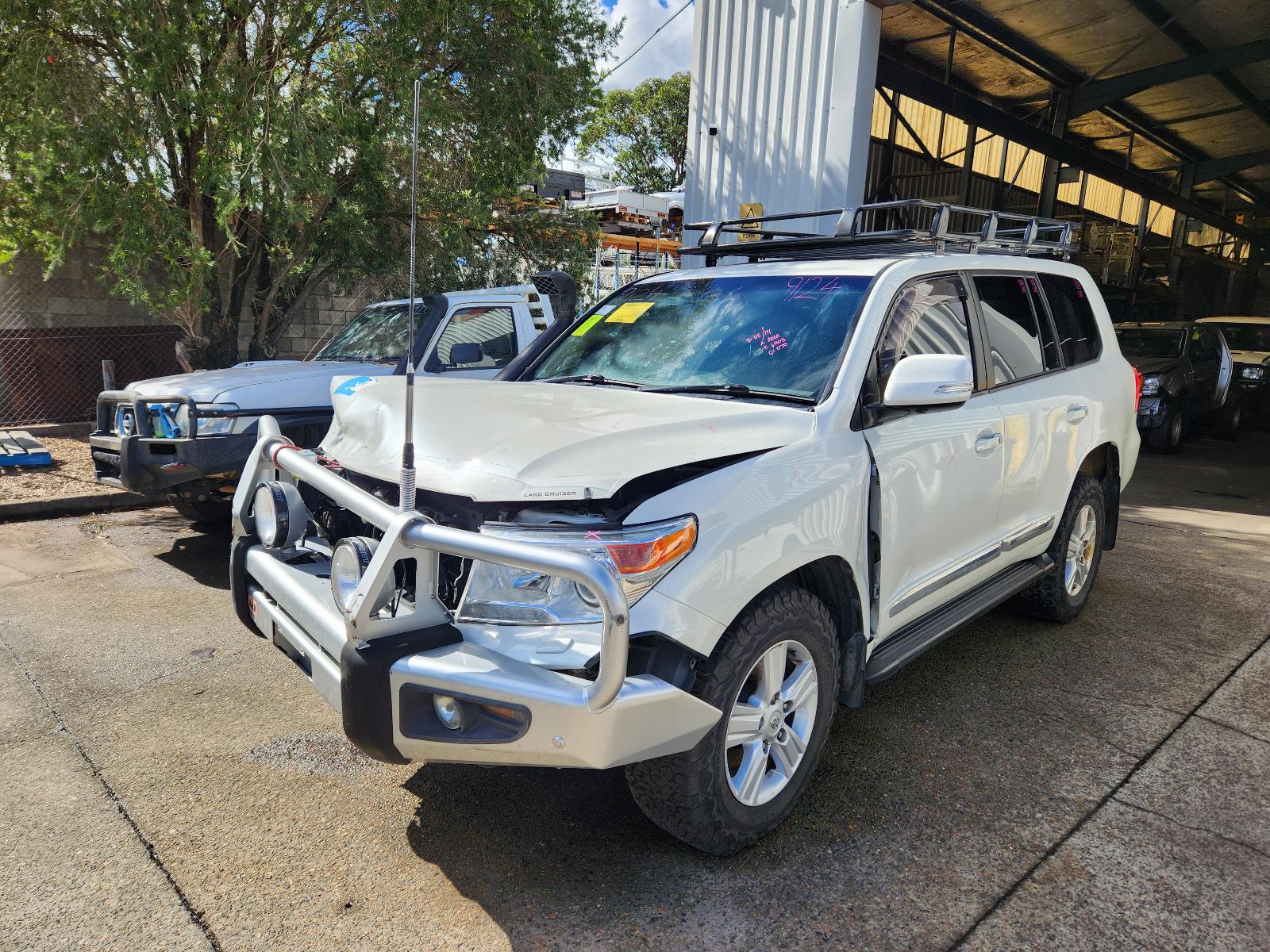 Image for a Toyota Landcruiser 2014 4 Door Station Wagon