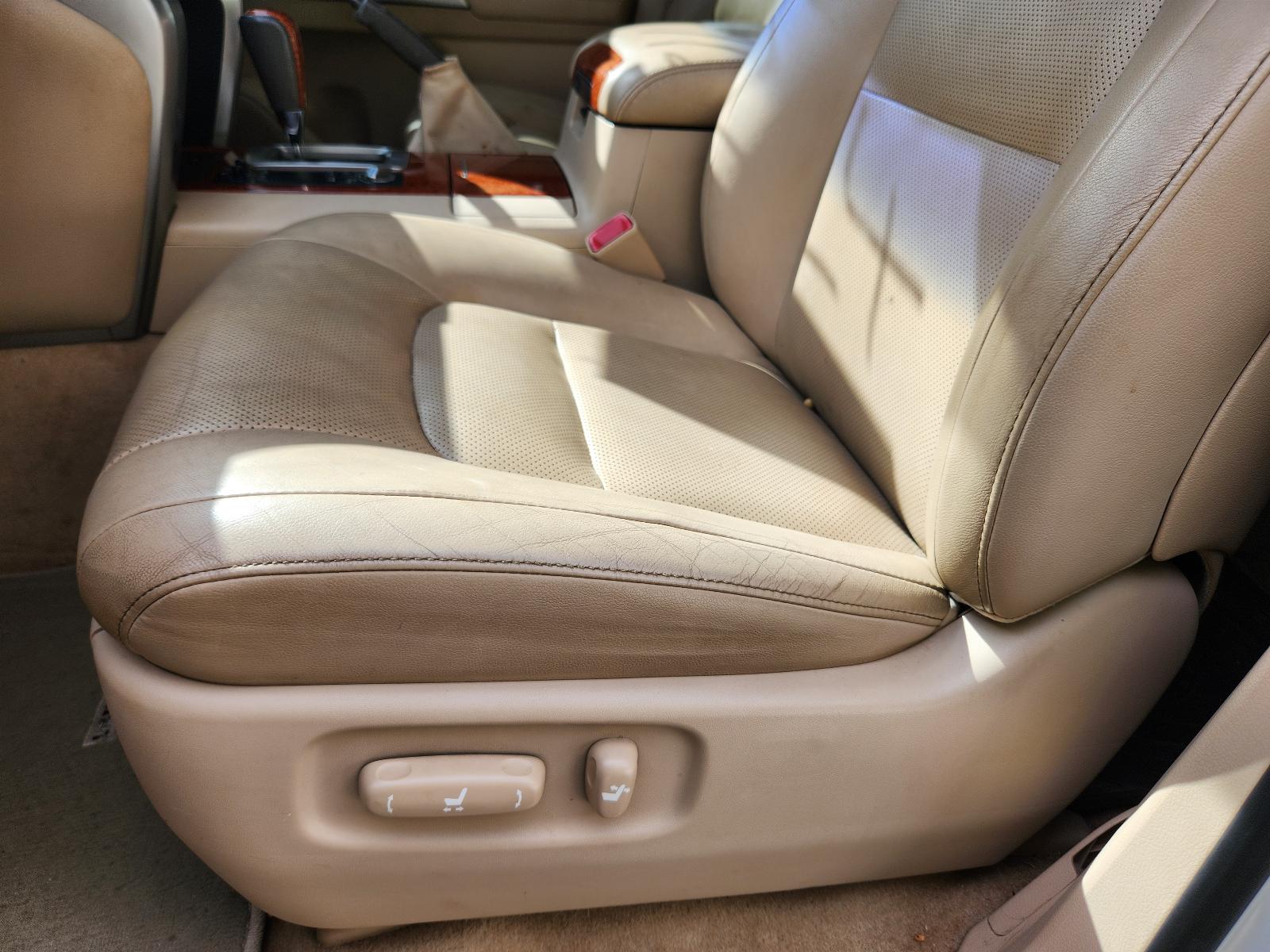 View Toyota Landcruiser 2014 4 Door Station Wagon