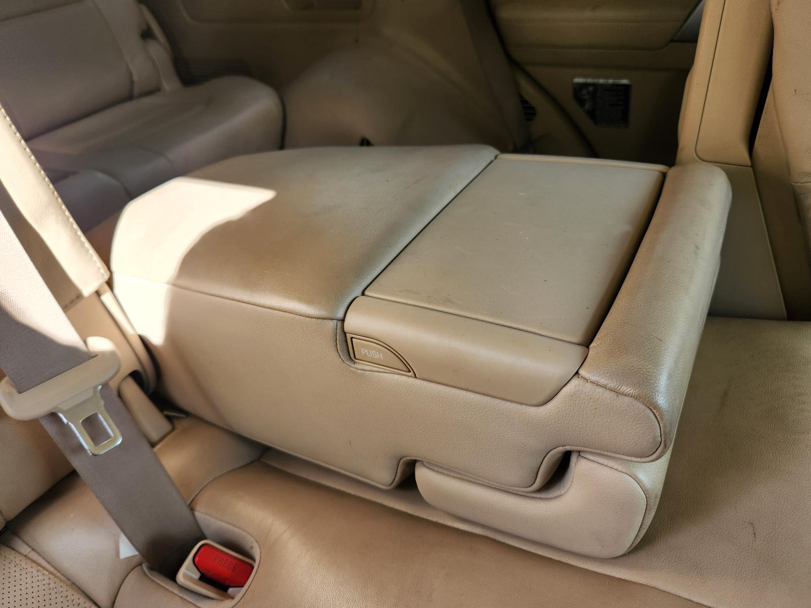 View Toyota Landcruiser 2014 4 Door Station Wagon