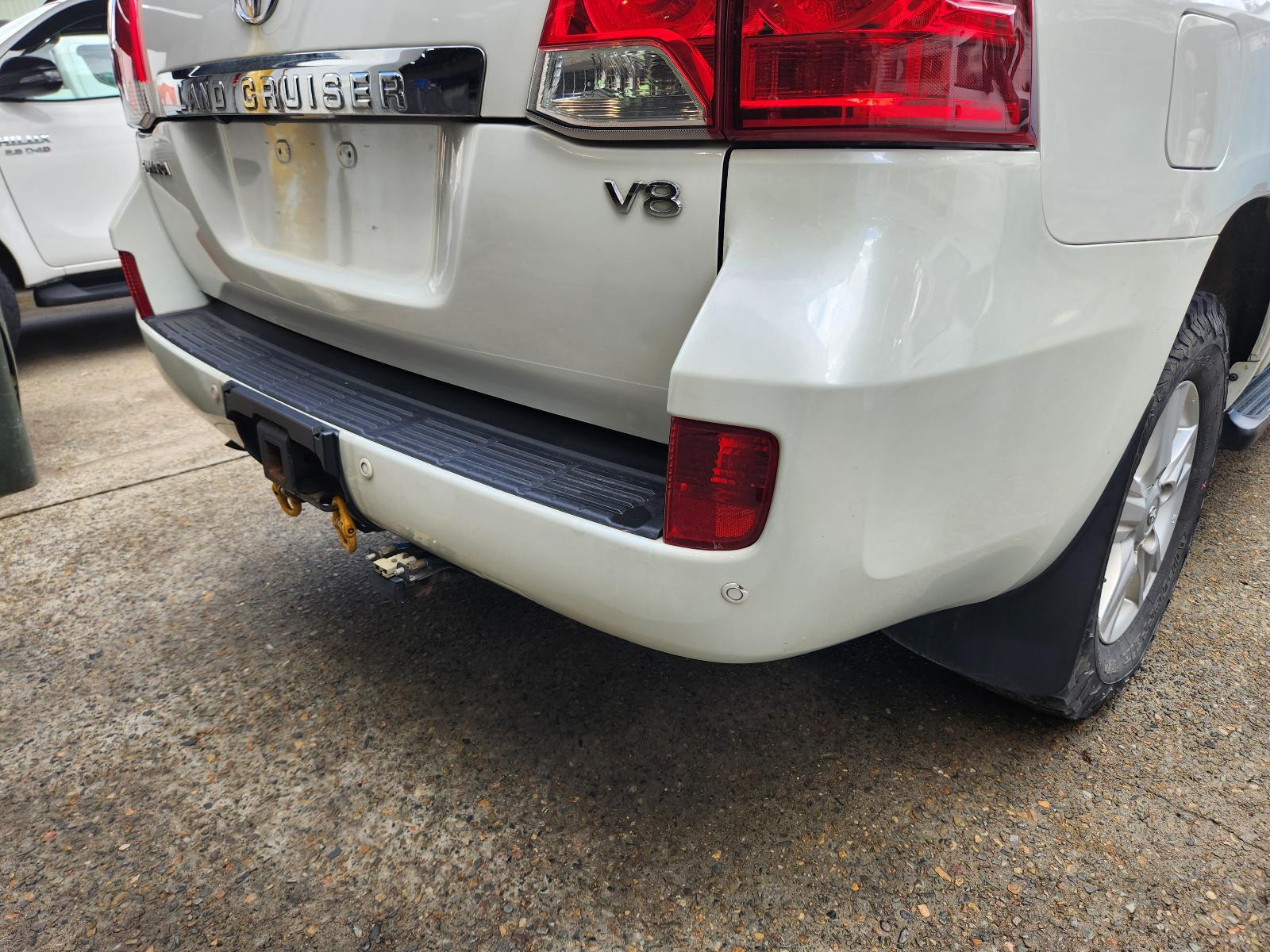 View Toyota Landcruiser 2014 4 Door Station Wagon