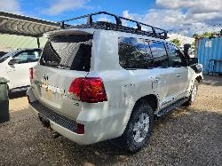 View Toyota Landcruiser 2014 4 Door Station Wagon
