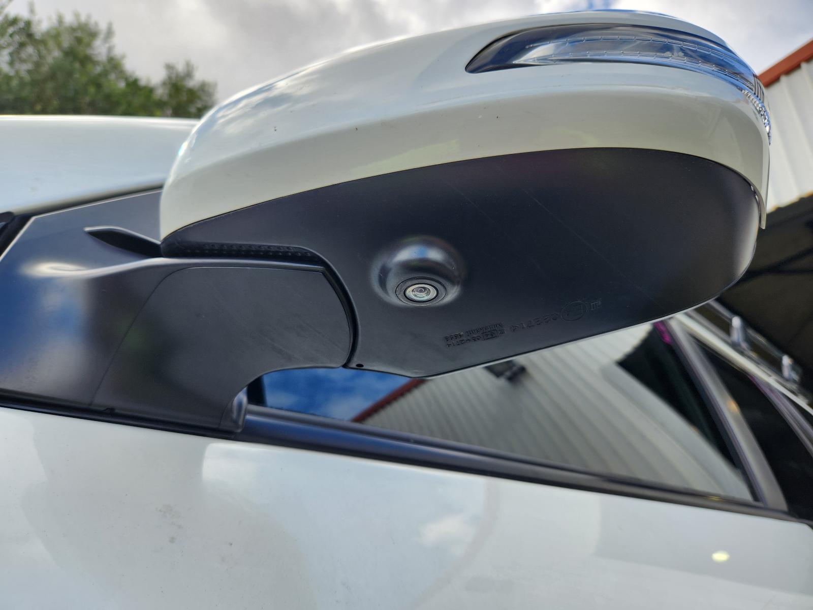 View Toyota Landcruiser 2014 4 Door Station Wagon