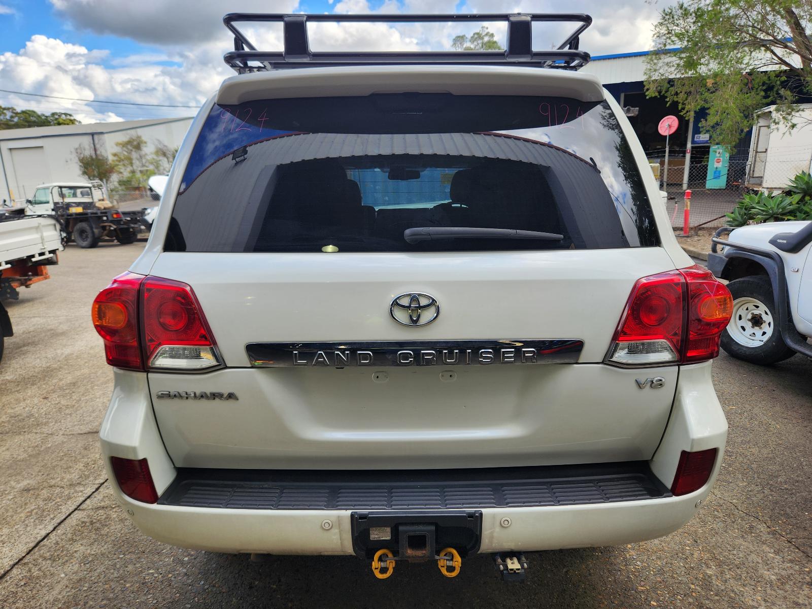 View Toyota Landcruiser 2014 4 Door Station Wagon