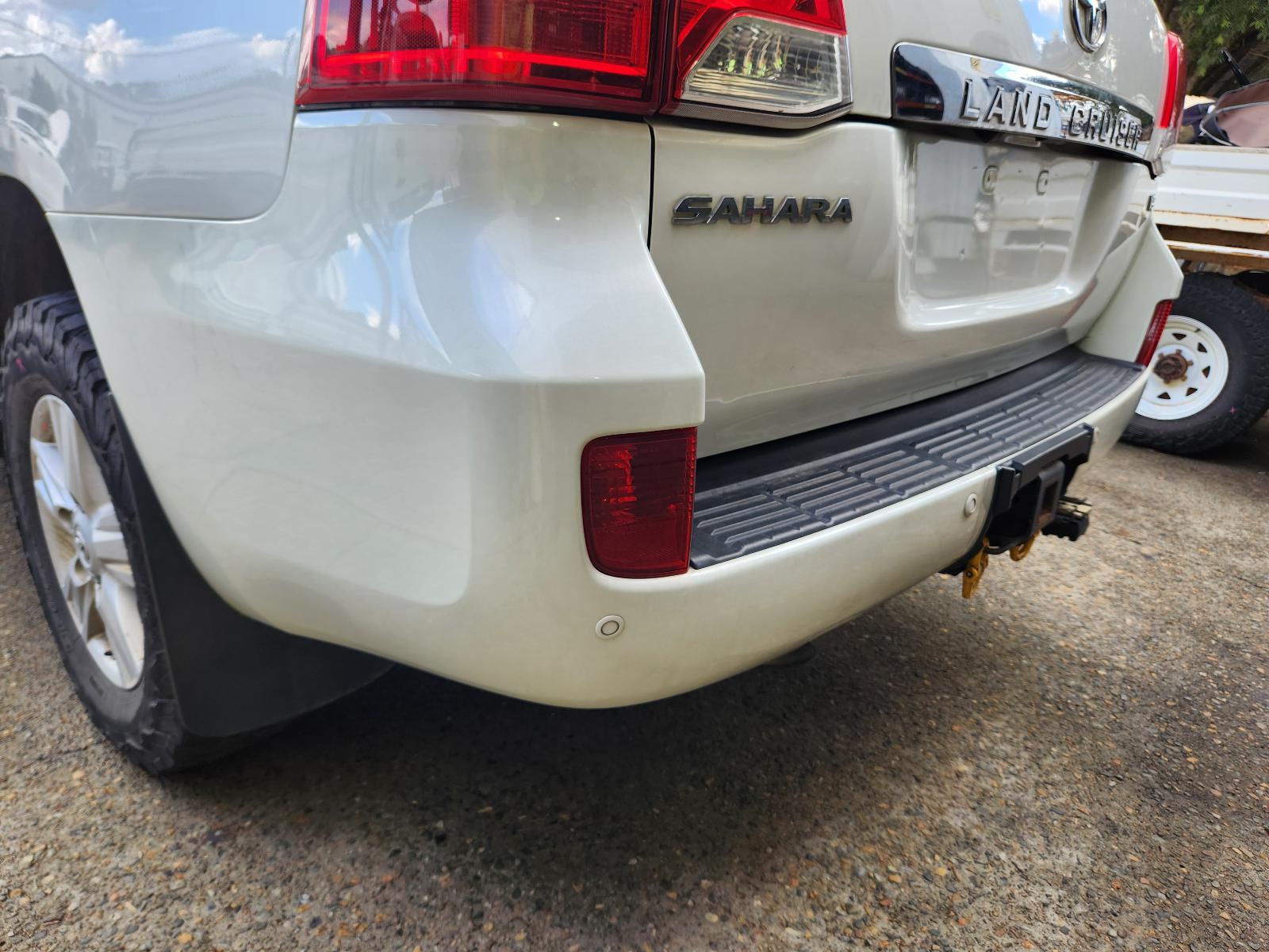 View Toyota Landcruiser 2014 4 Door Station Wagon