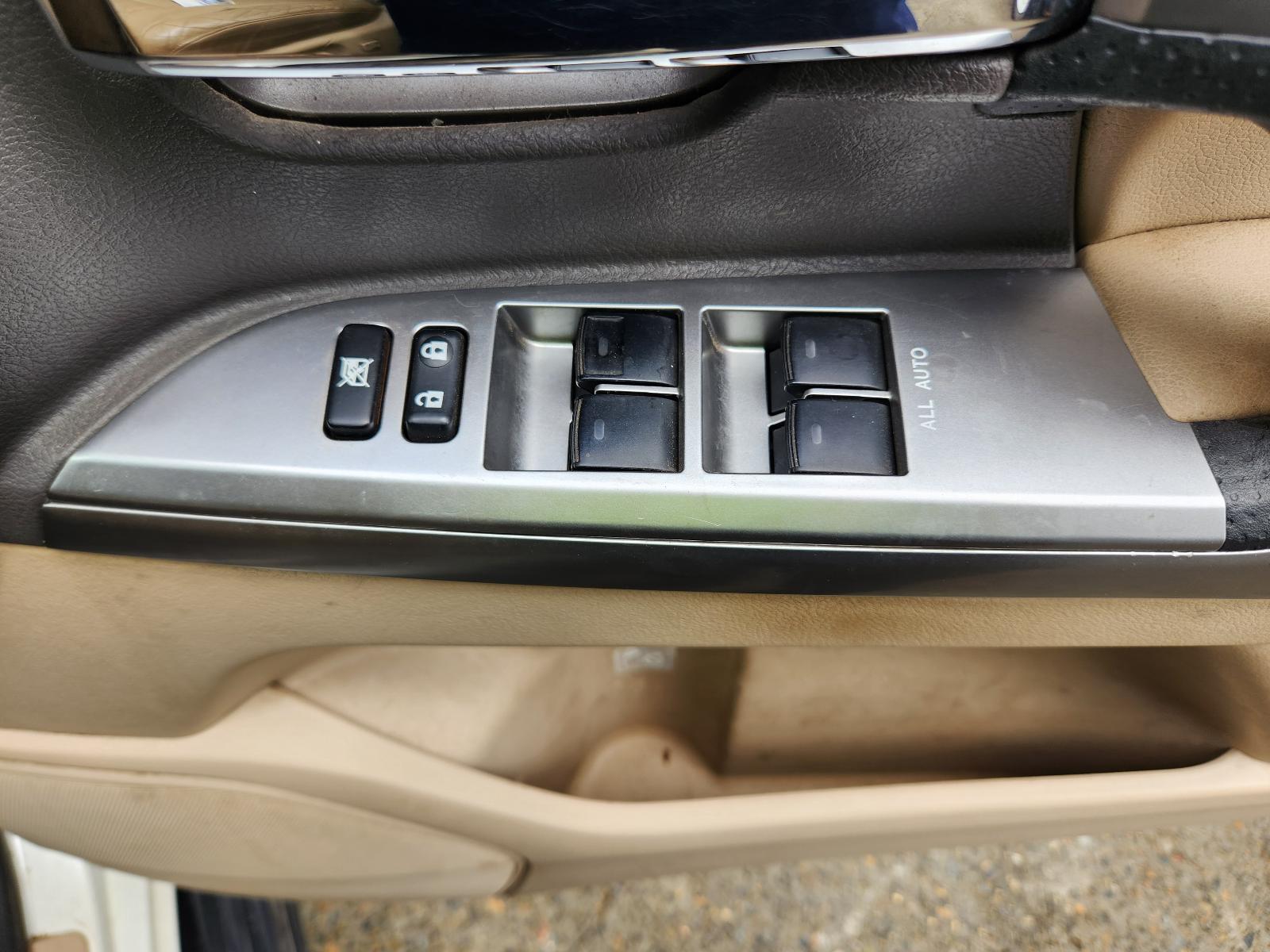 View Toyota Landcruiser 2014 4 Door Station Wagon