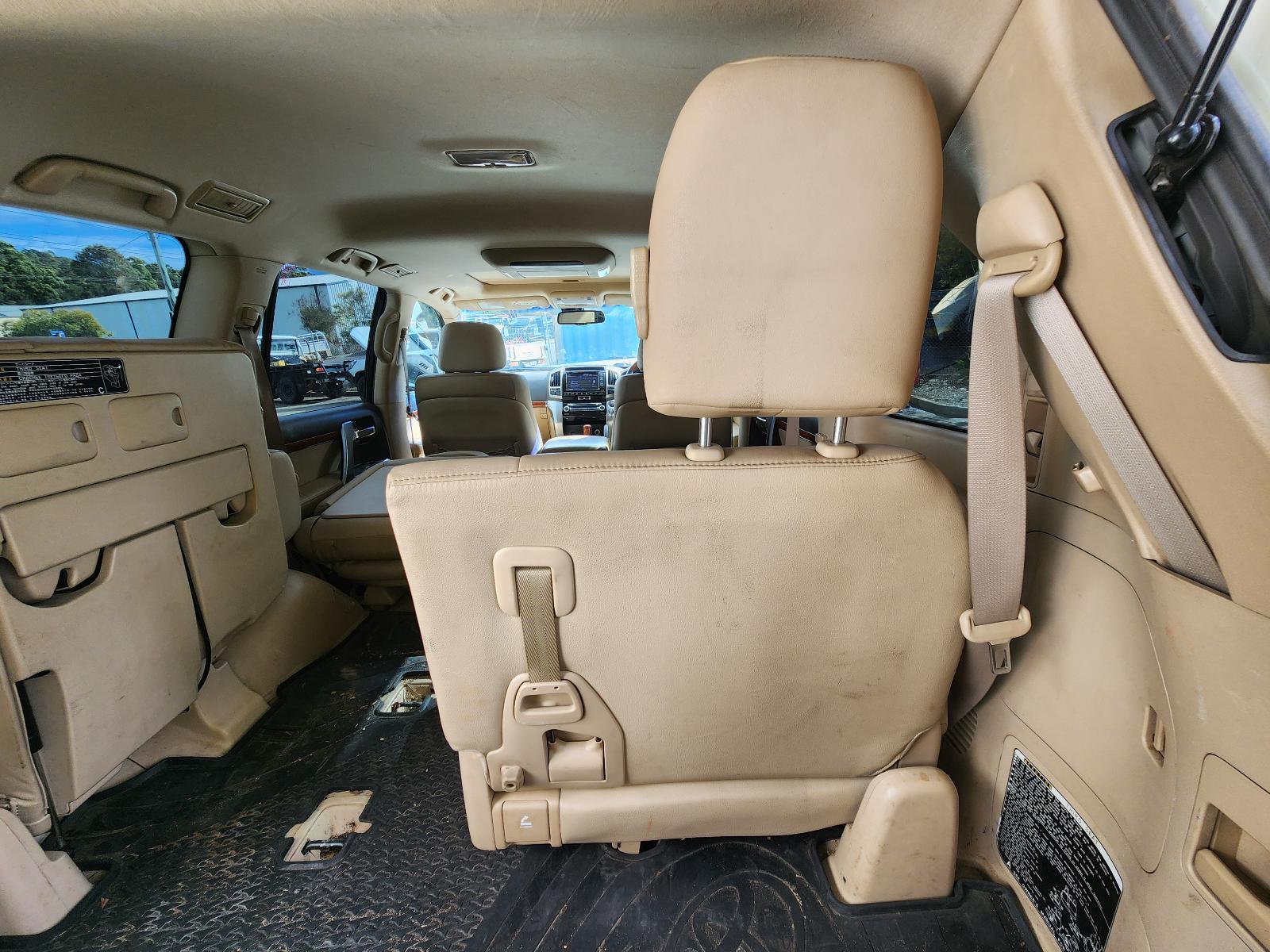 View Toyota Landcruiser 2014 4 Door Station Wagon