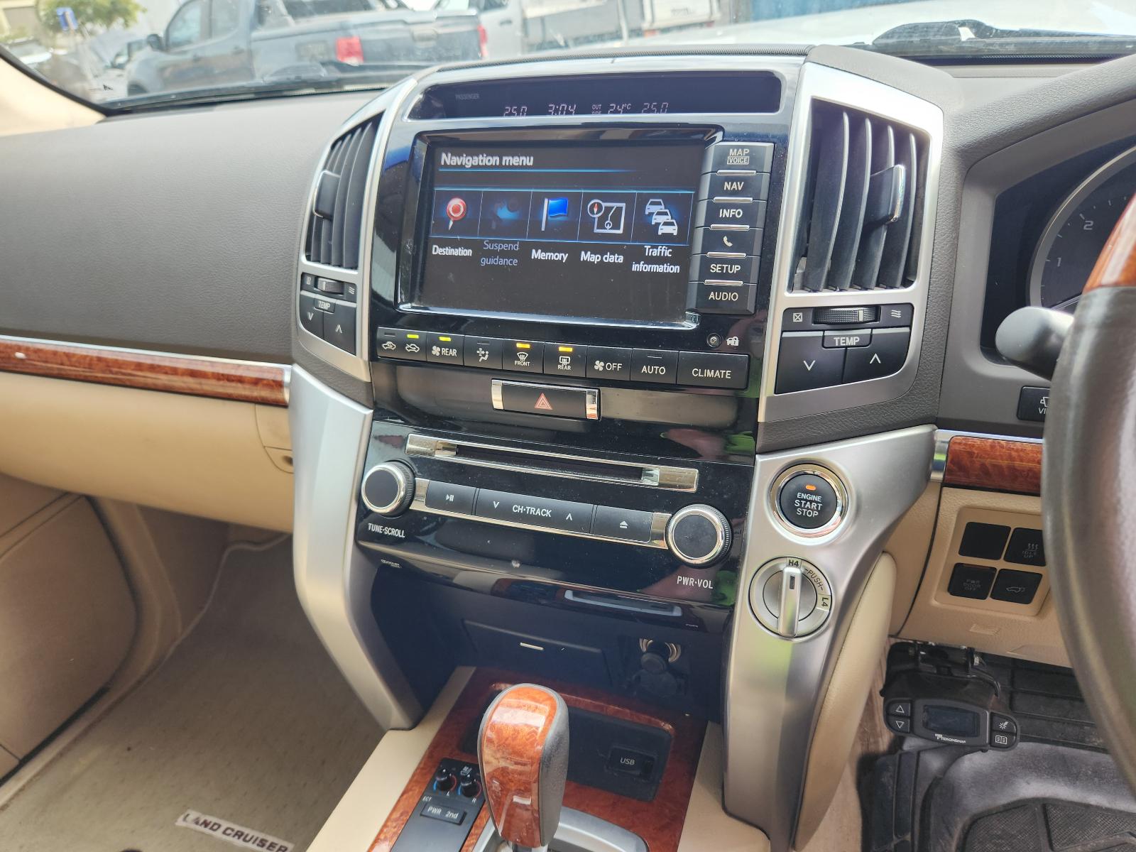 View Toyota Landcruiser 2014 4 Door Station Wagon