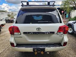View Toyota Landcruiser 2014 4 Door Station Wagon