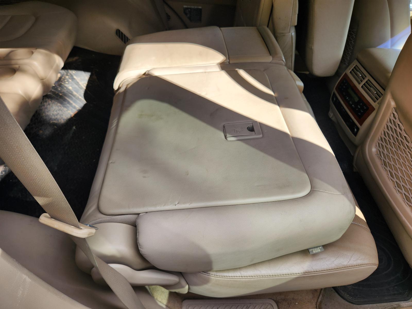 View Toyota Landcruiser 2014 4 Door Station Wagon