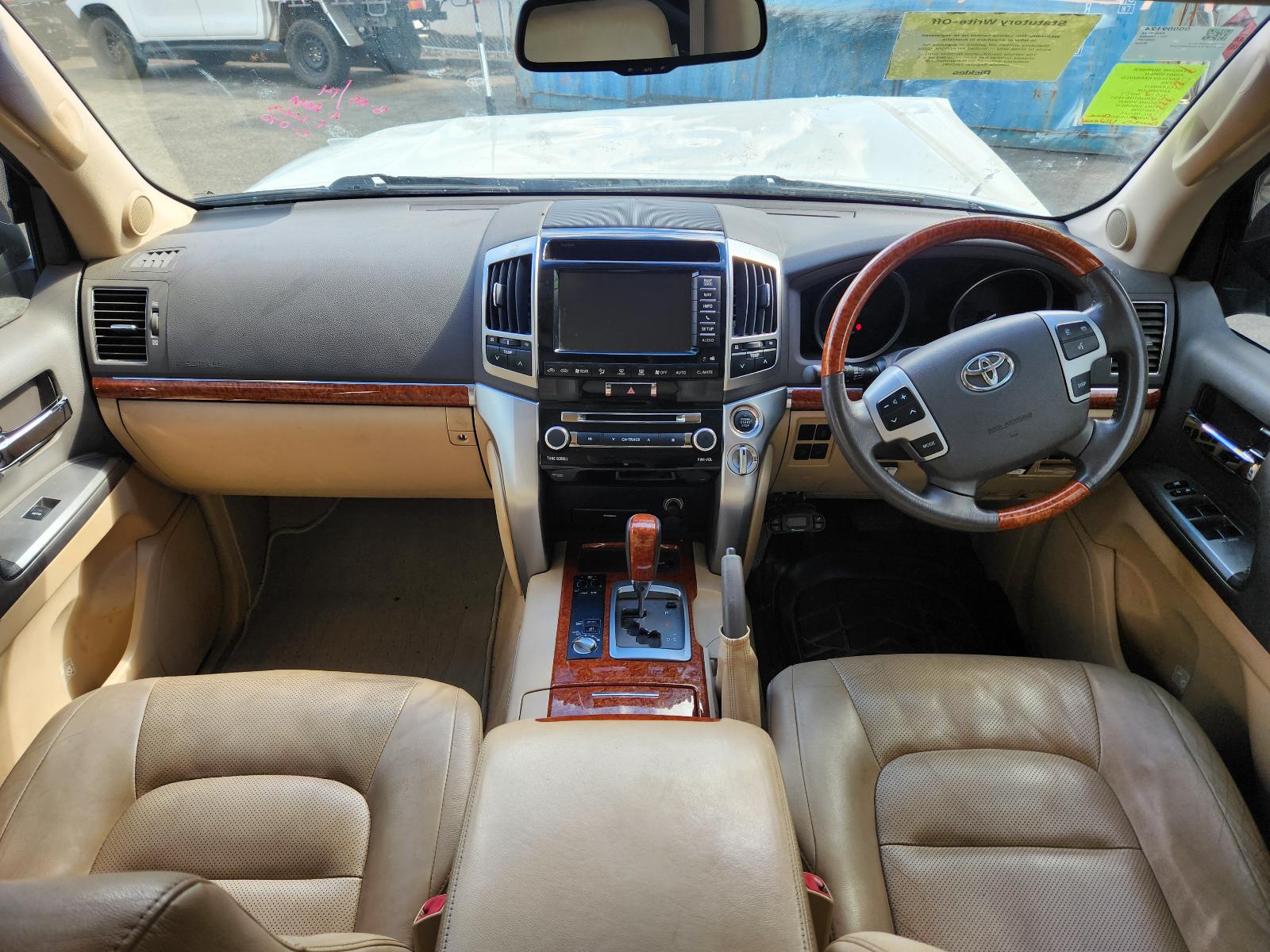 View Toyota Landcruiser 2014 4 Door Station Wagon