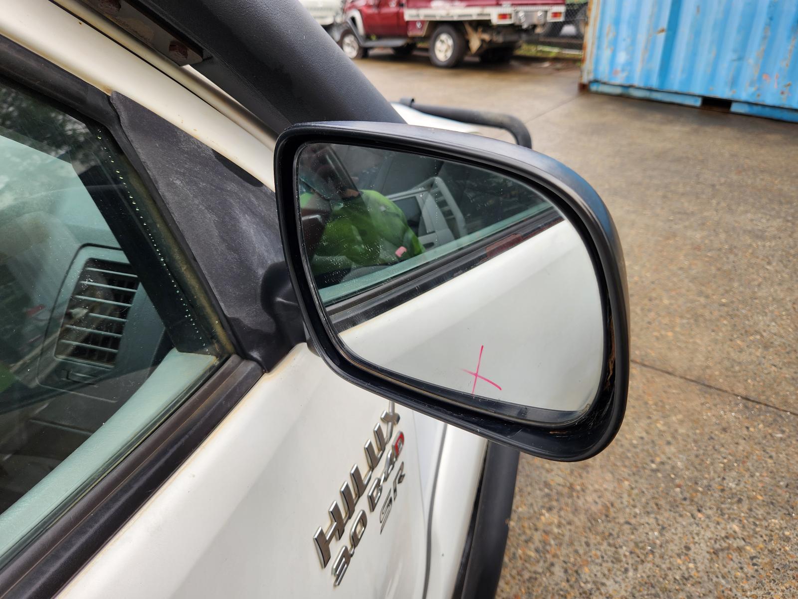 View Toyota Hilux 2011  