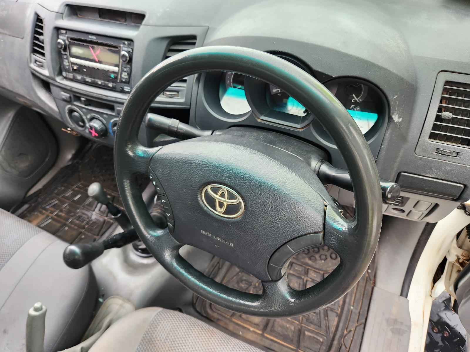 View Toyota Hilux 2011  