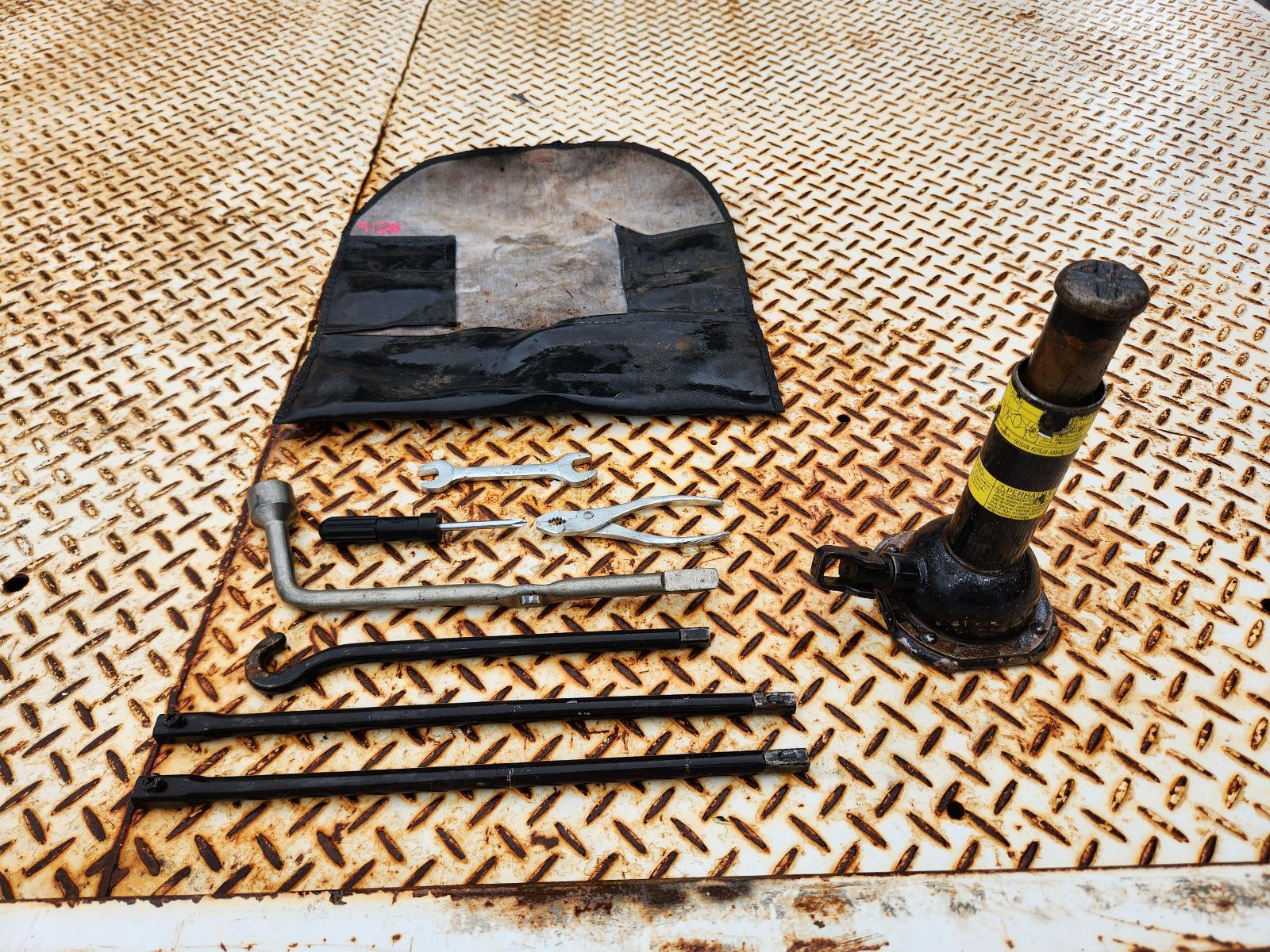 View Toyota Hilux 2011  