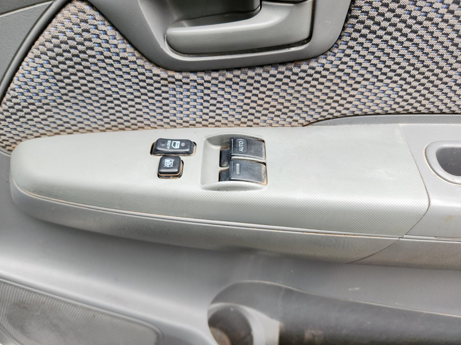 View Toyota Hilux 2011  