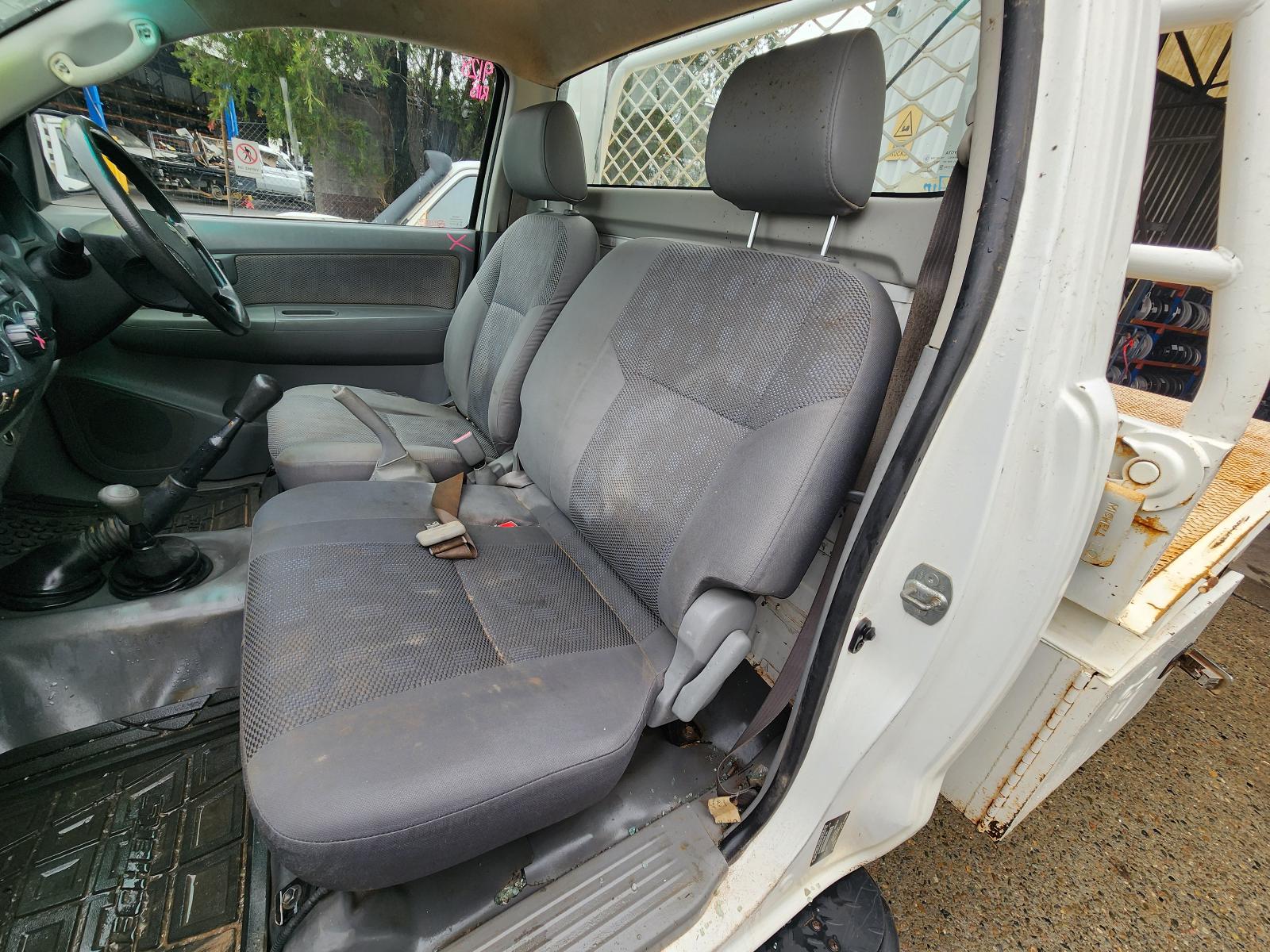 View Toyota Hilux 2011  