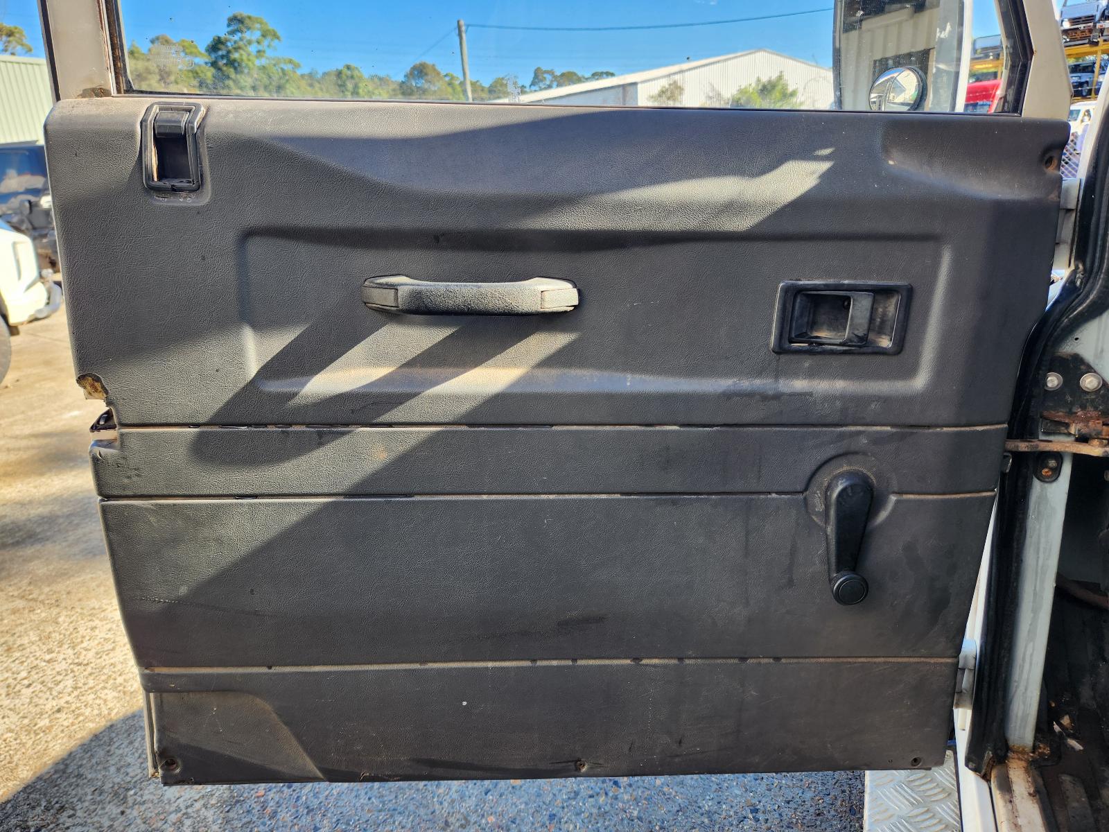 View Land Rover Defender 1995  