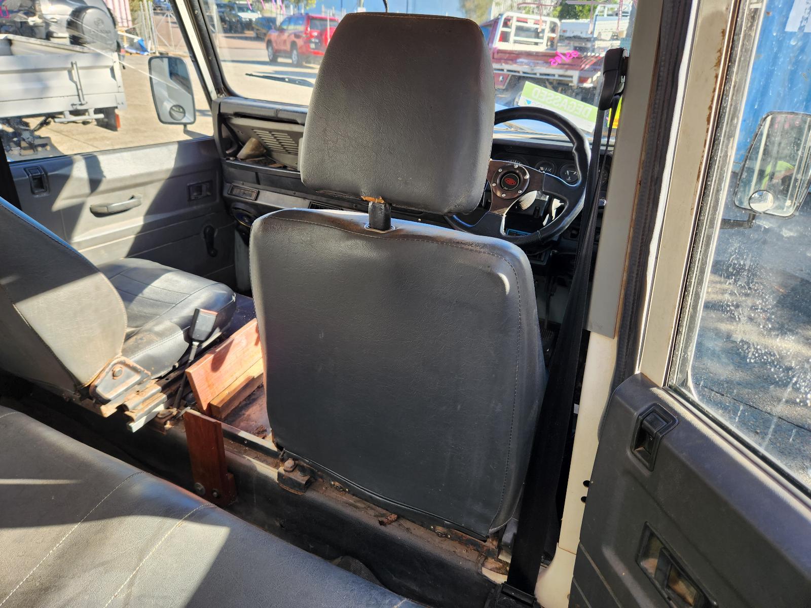 View Land Rover Defender 1995  