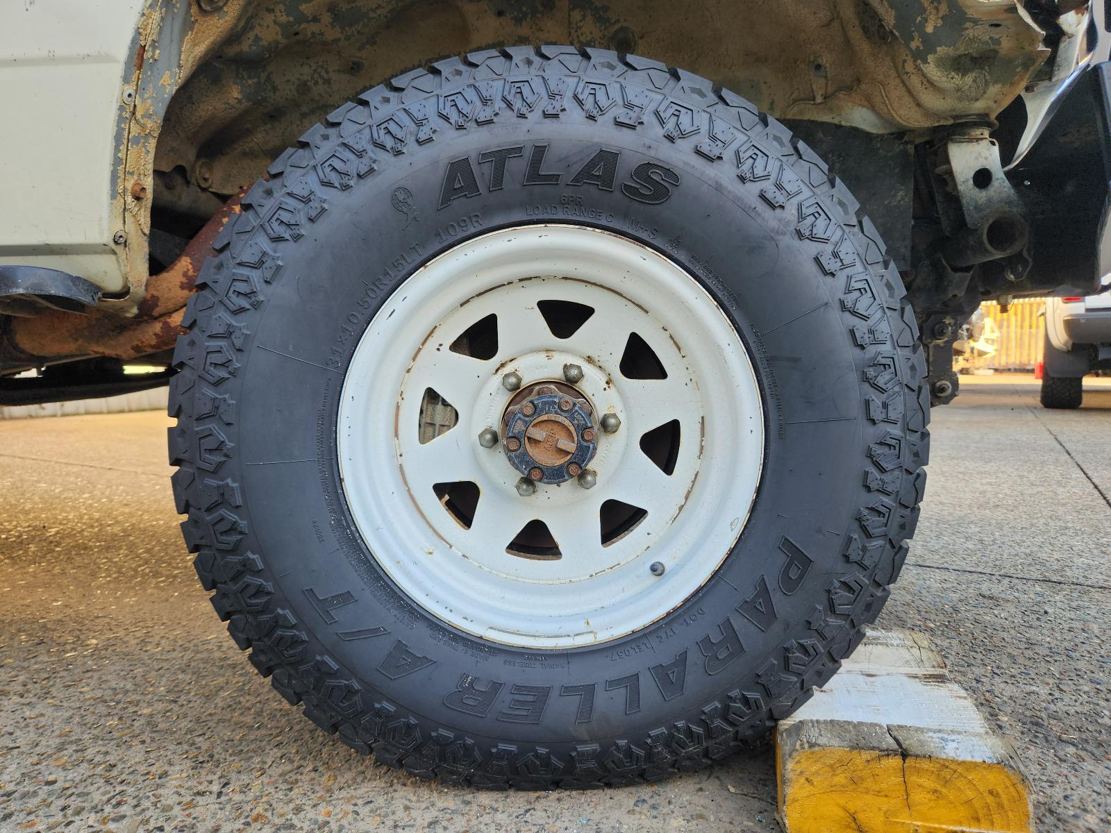 View Toyota Landcruiser 1993 2 Door Pickup